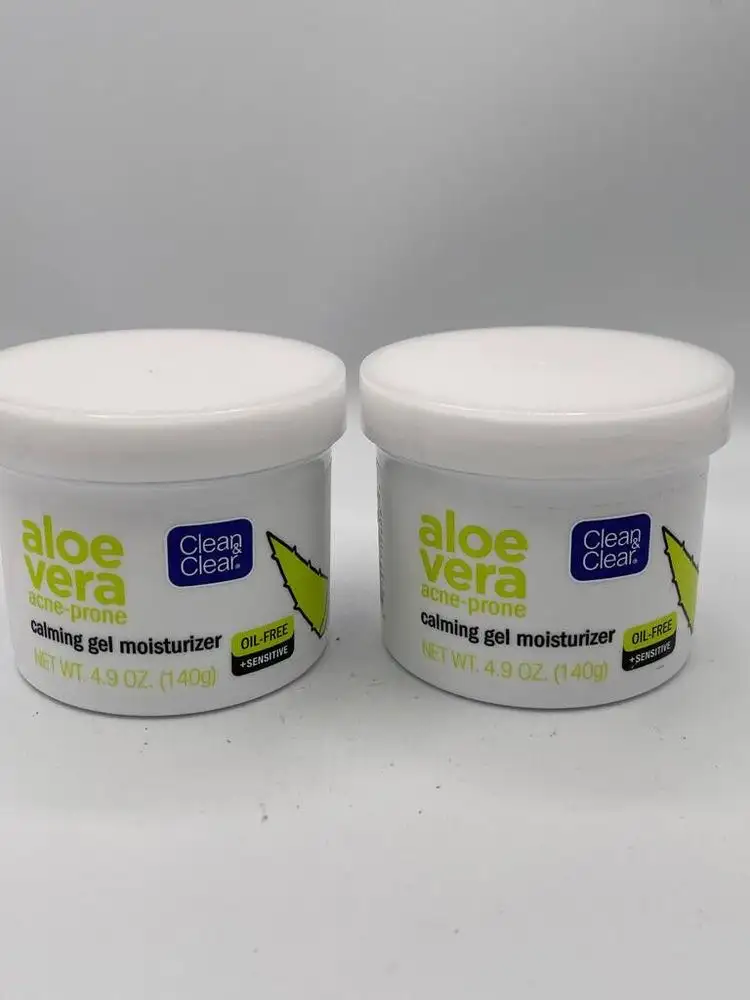 CLEAN & CLEAR ALOE VERA ACNEPRONE CALMING GEL MOISTURIZER